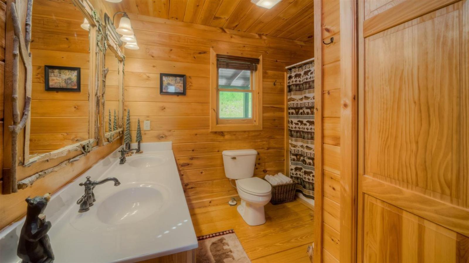 Pinecrest Lodge - Views In Aska Adventure Area Blue Ridge Exterior photo