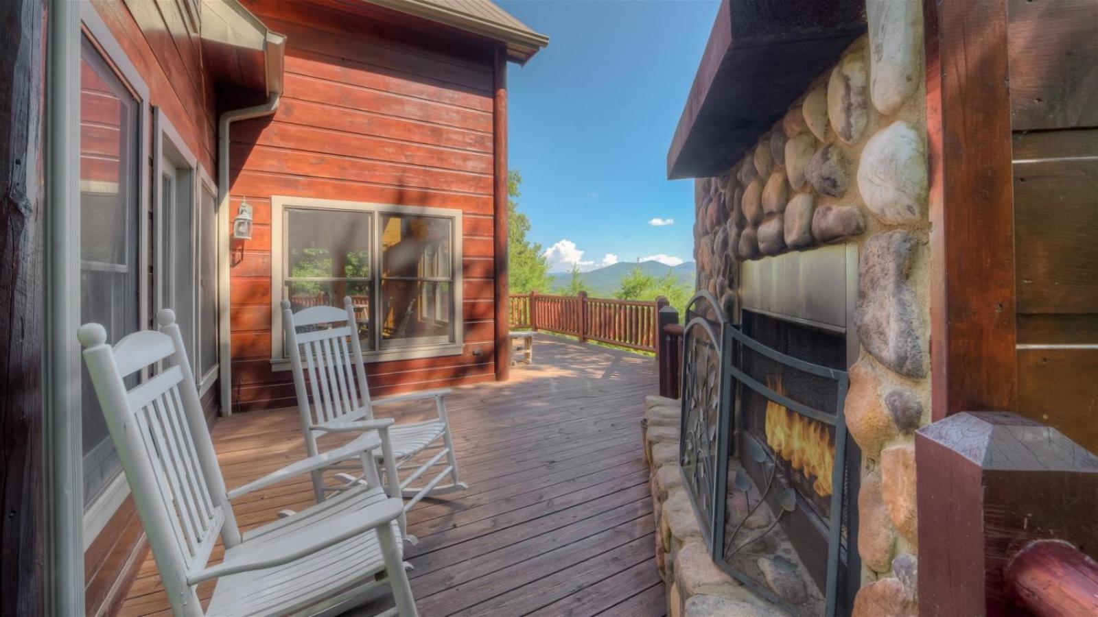 Pinecrest Lodge - Views In Aska Adventure Area Blue Ridge Exterior photo